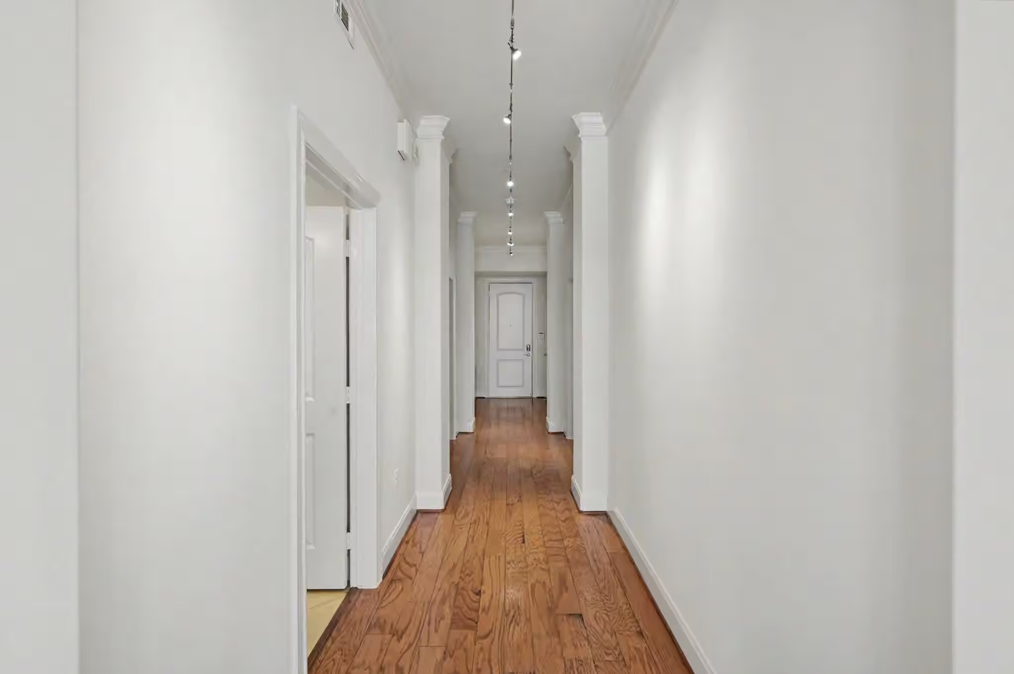 Photo 7 of 1419 Montrose Boulevard 702, Houston, TX