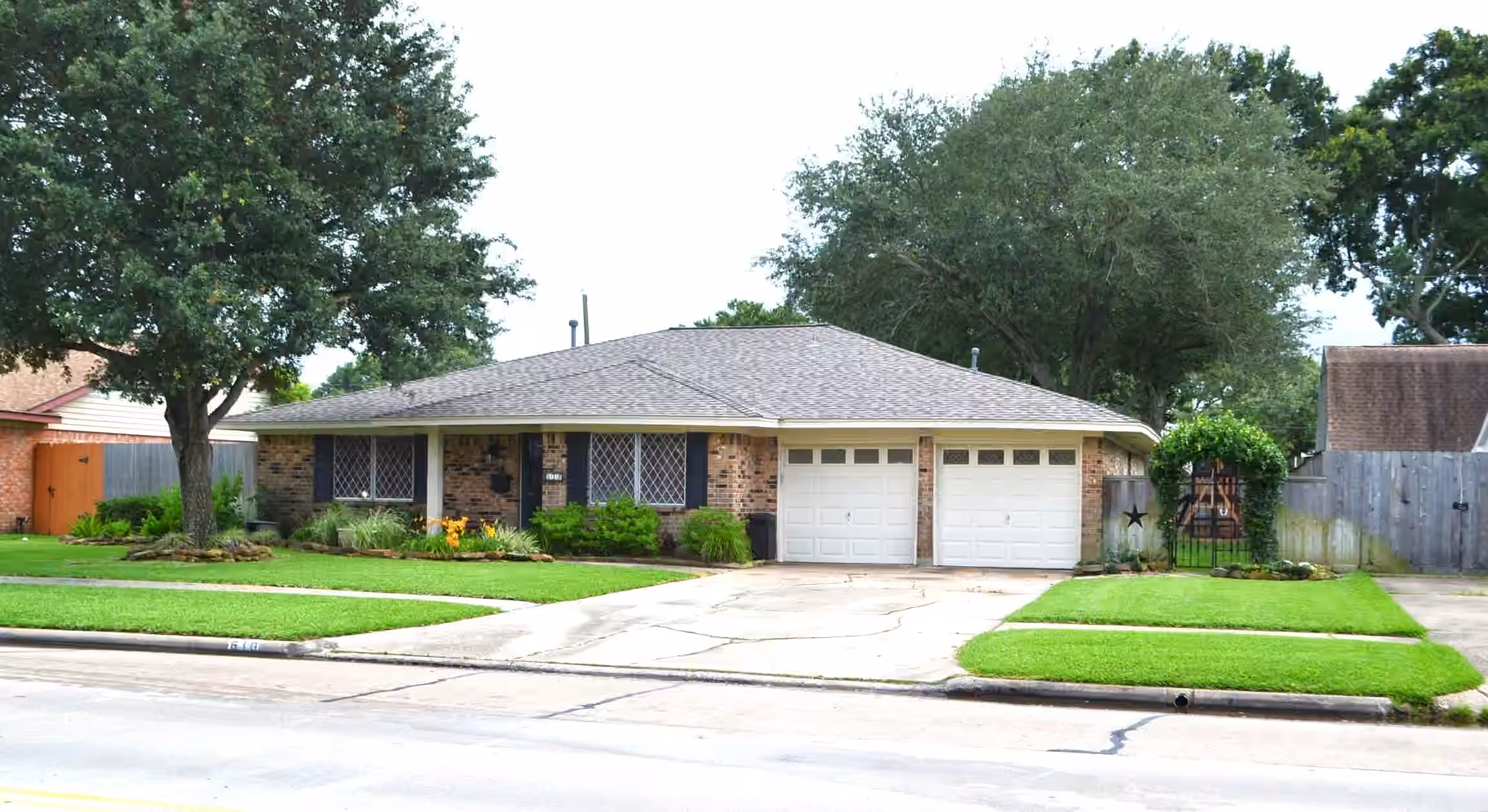 Photo 3 of 610 E X Street, Deer Park, TX