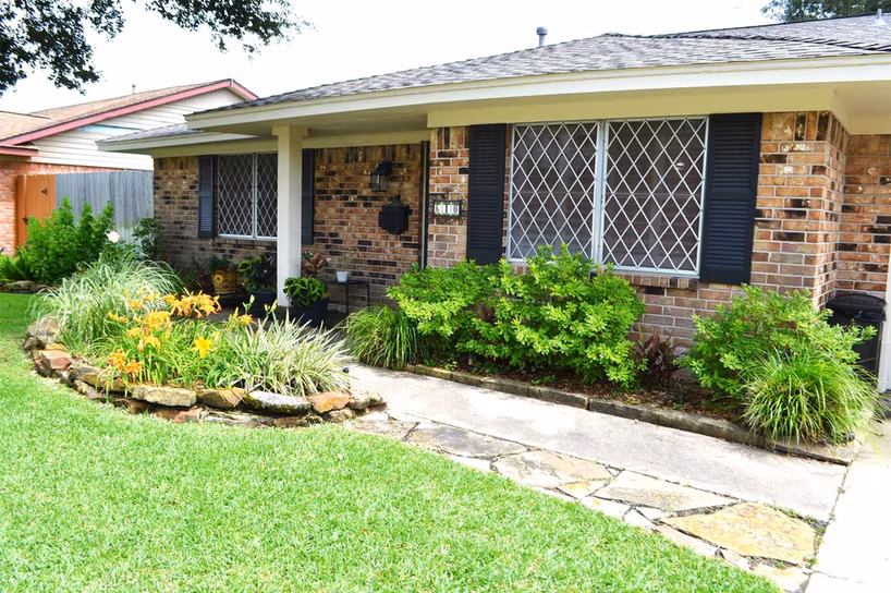 Photo 4 of 610 E X Street, Deer Park, TX
