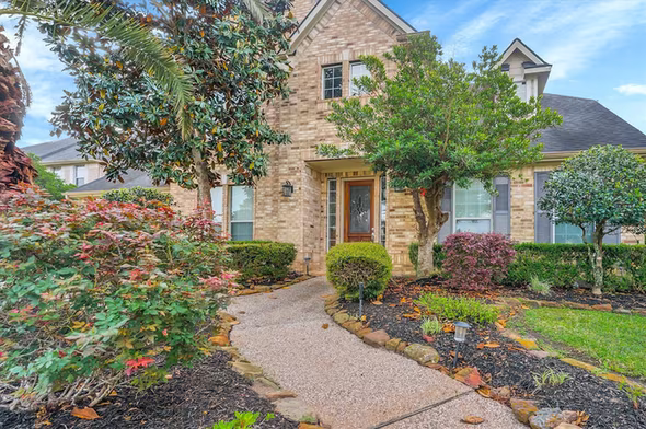 Photo 4 of 2322 Vinemead Court, Katy, TX