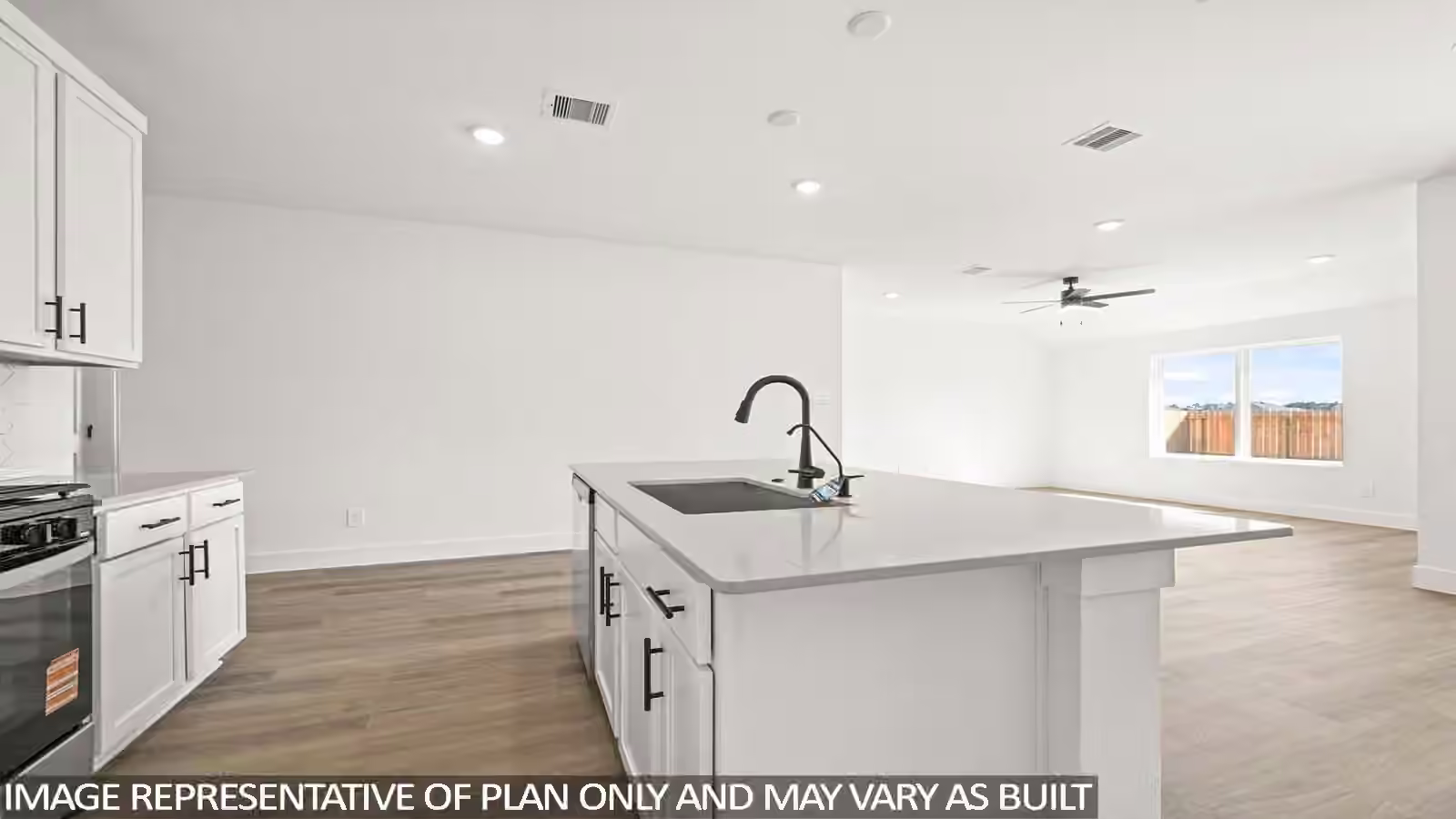 Photo 6 of 15807 Narrow Leaf Lane, Montgomery, TX