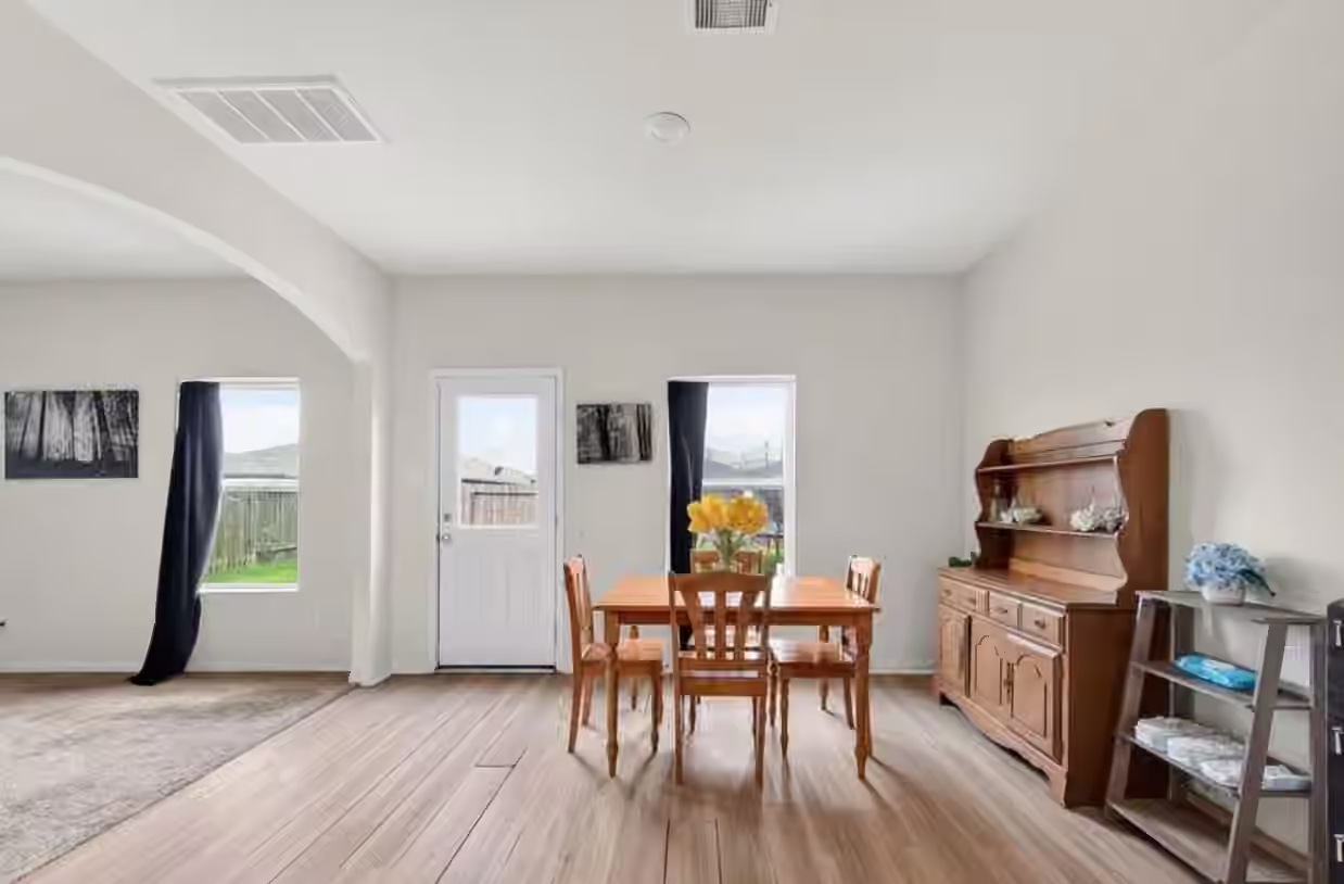 Photo 6 of 15311 Crescent Brookfield Drive, Humble, TX