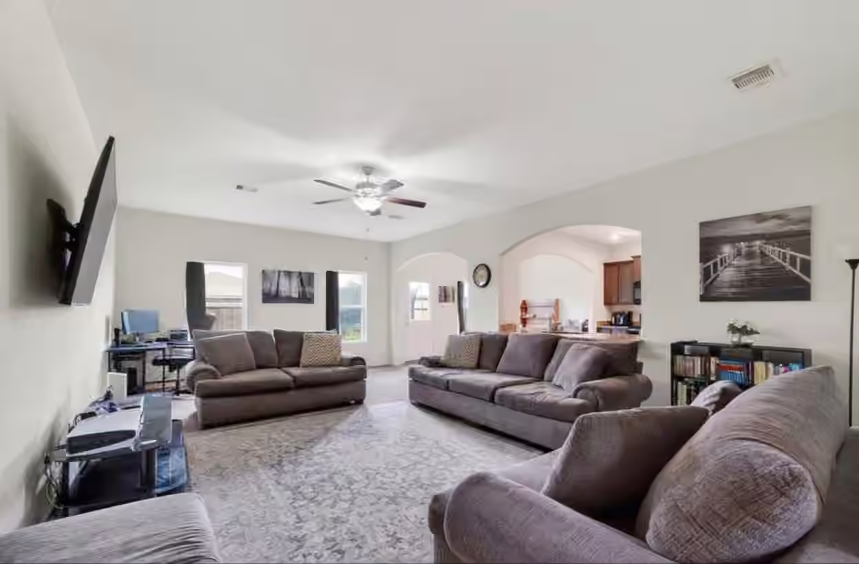 Photo 7 of 15311 Crescent Brookfield Drive, Humble, TX