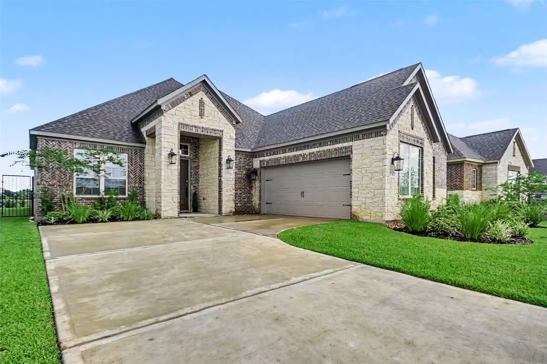 Photo 3 of 2131 Tioga View Drive, Rosharon, TX