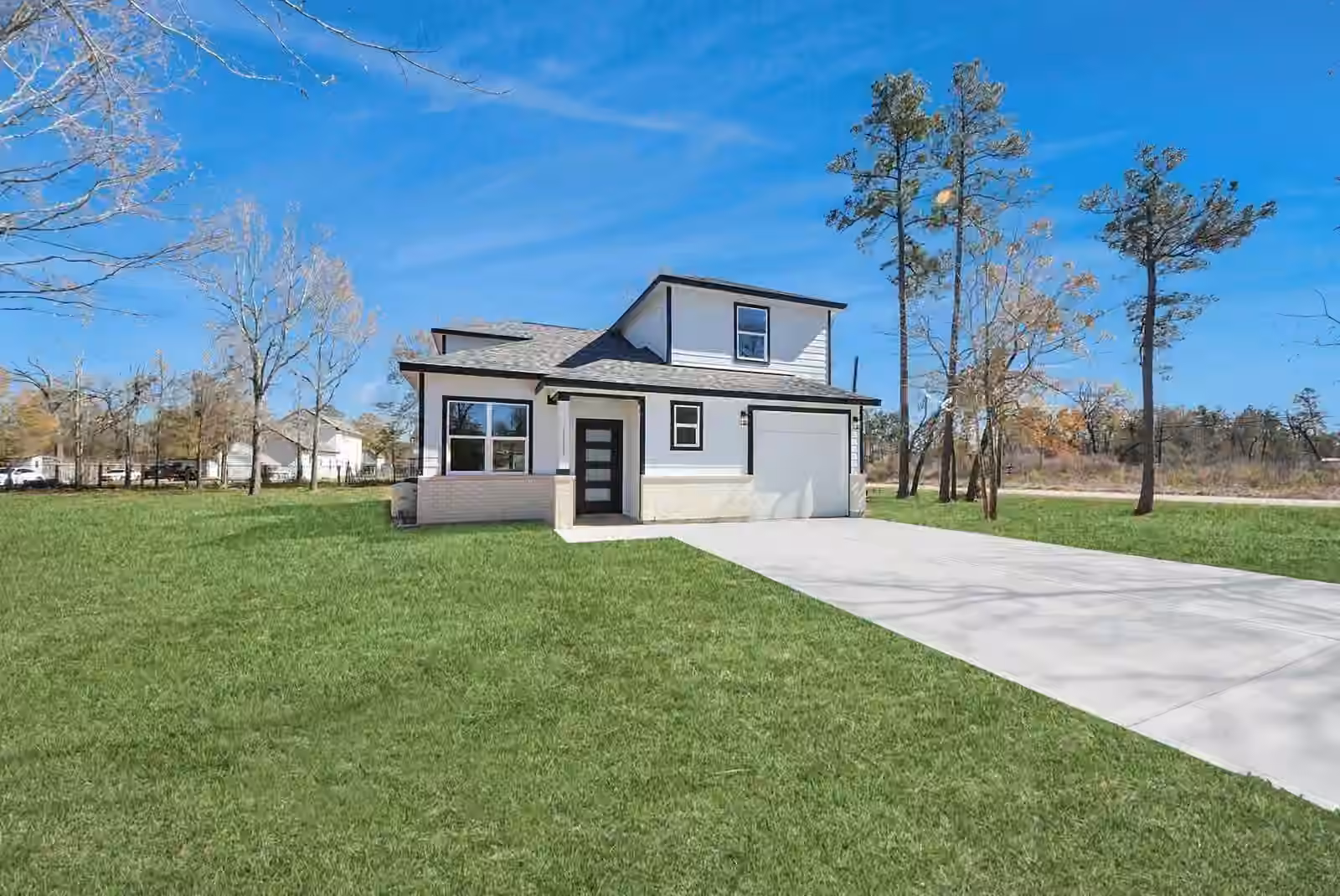 Photo 2 of 17121 Spindle Oaks Drive, Conroe, TX