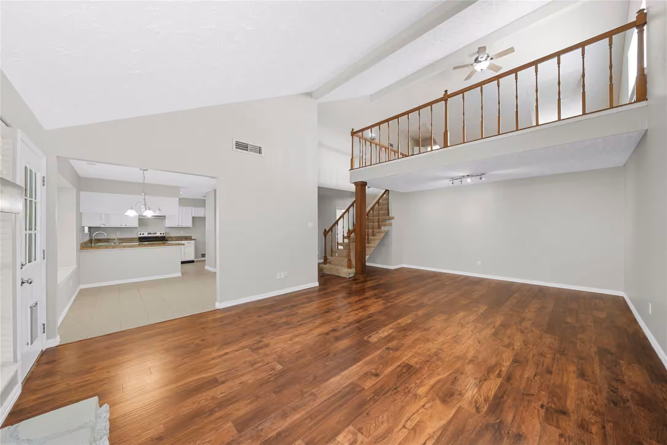 Photo 4 of 16826 Cobble Ridge Drive, Sugar Land, TX