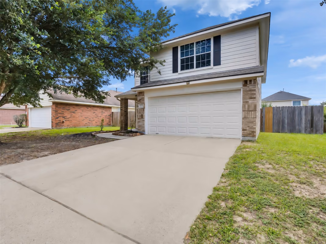 Photo 3 of 4423 Plumeria Avenue, Baytown, TX