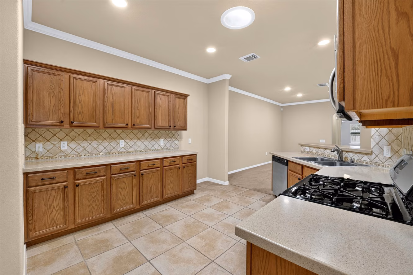Photo 7 of 175 W Kentwick Place, Conroe, TX