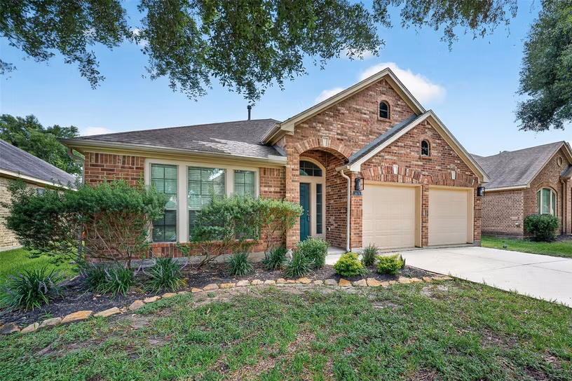 Photo 4 of 5606 Walnut Glen Lane, Rosenberg, TX