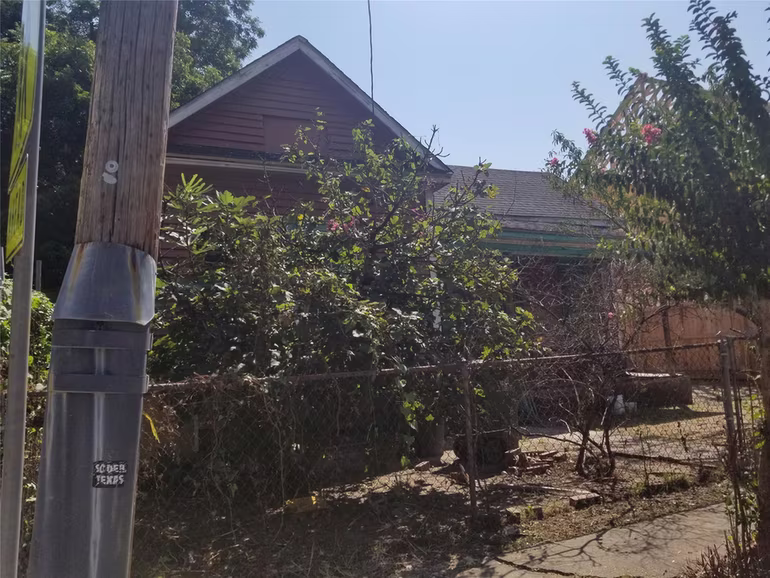 Photo 3 of 2210 Hardy Street, Houston, TX
