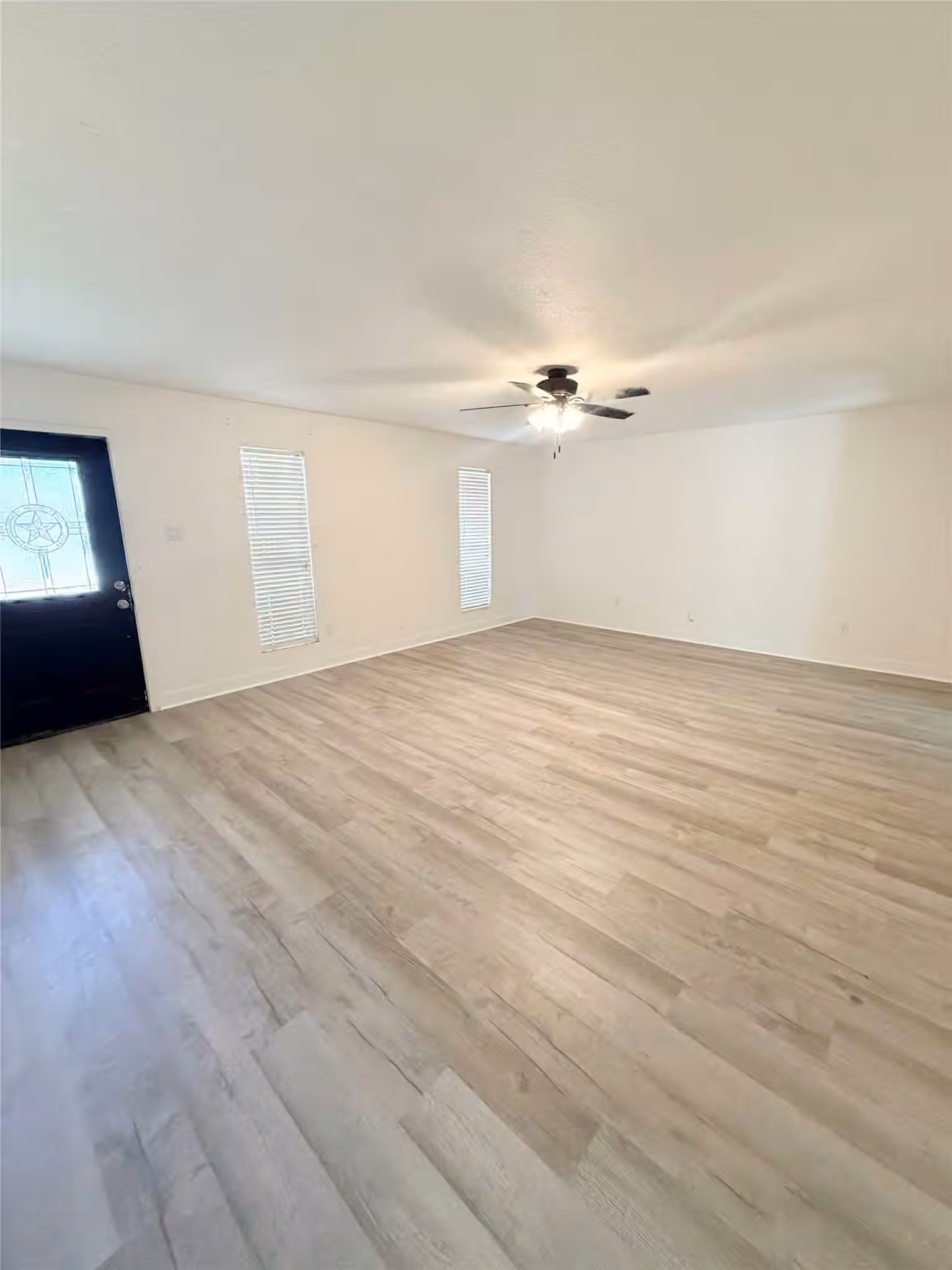 Photo 5 of 1310 Valley Drive, Angleton, TX