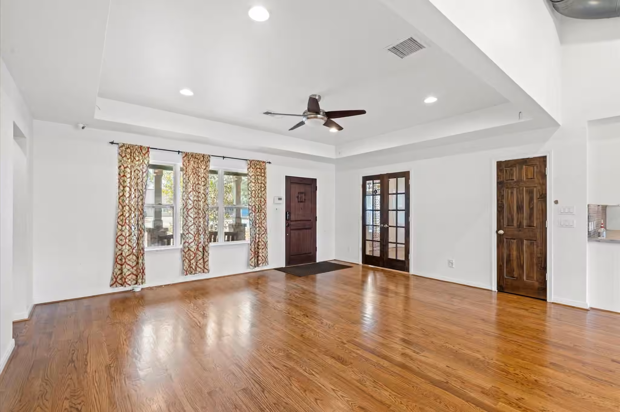 Photo 7 of 1526 Adkins Road, Houston, TX