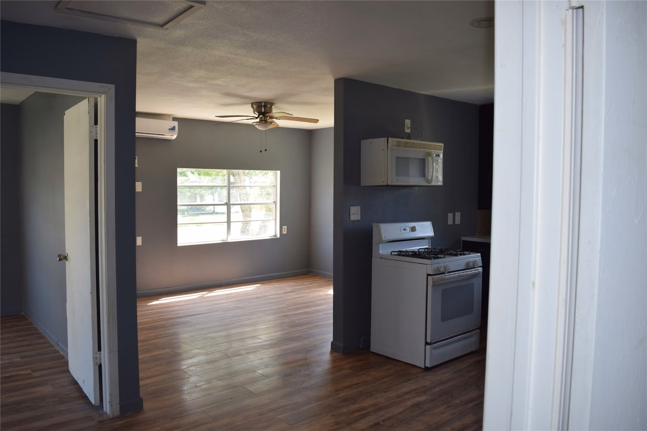 Photo 7 of 507 Peach Street, Sweeny, TX