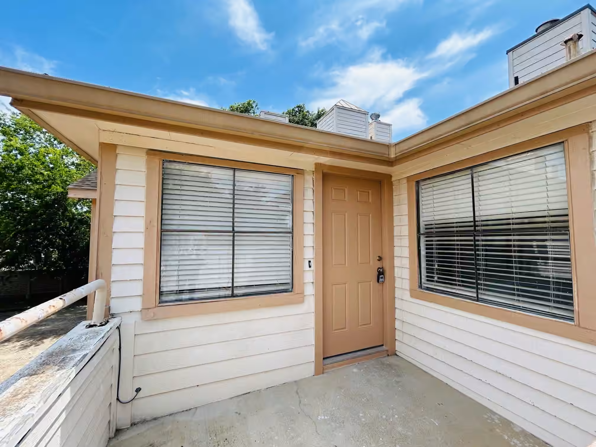 Photo of 1103 Dulles Avenue 1801, Stafford, TX