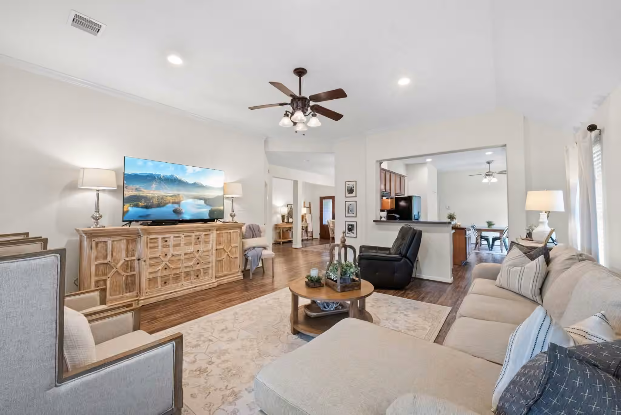 Photo 5 of 15906 Dunes Drive, Crosby, TX