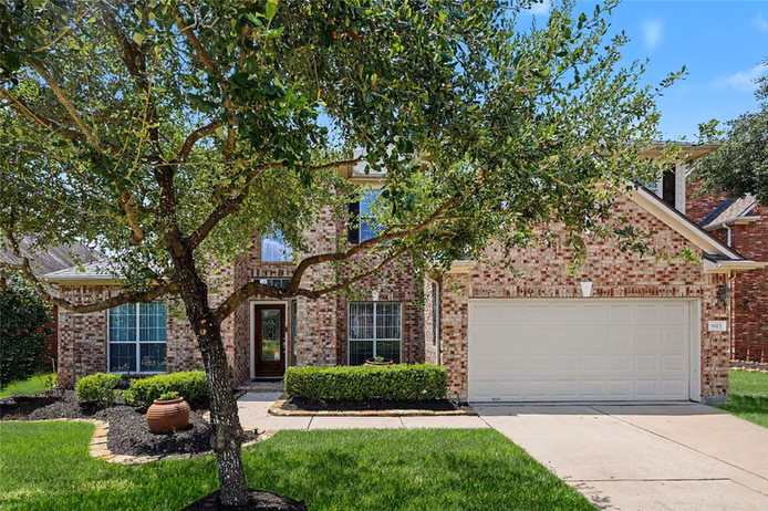 Photo 2 of 9815 Elizabeths Glen Lane, Tomball, TX