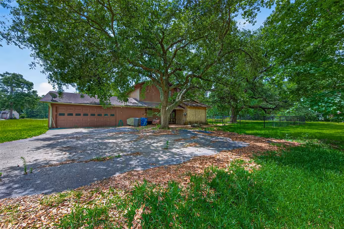 Photo 3 of 219 Cardinal Drive, Liberty, TX