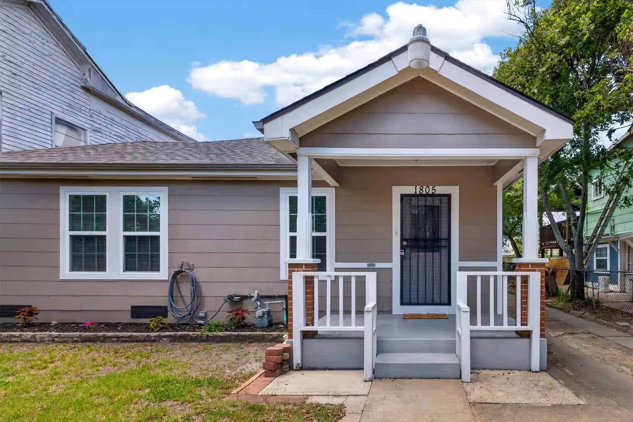 Photo 4 of 1805 Avenue N 1/2, Galveston, TX