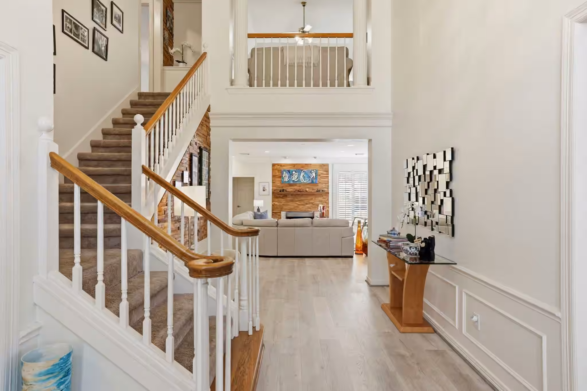 Photo 4 of 4519 Castlewood Street, Sugar Land, TX