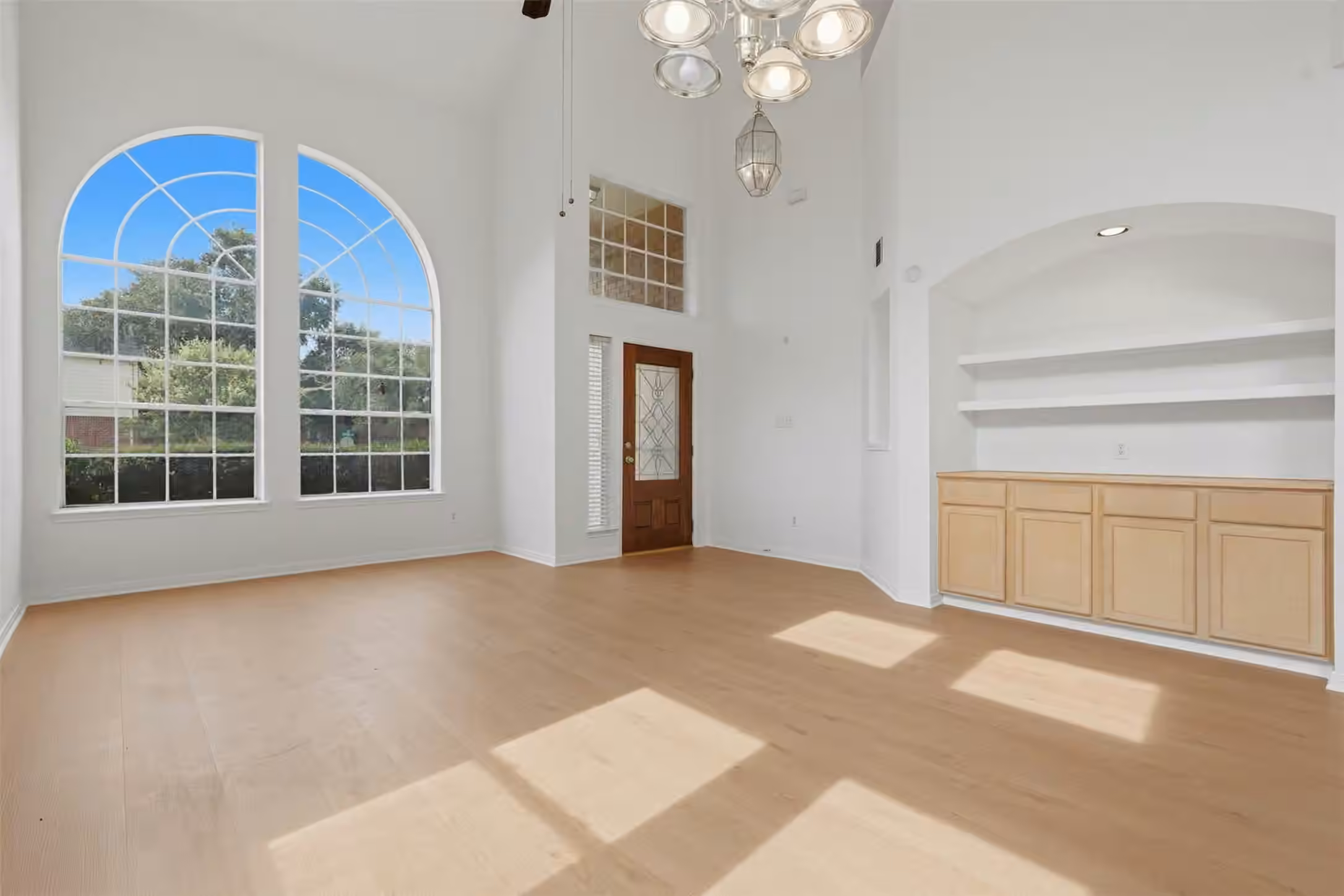 Photo 5 of 16622 Stoneside Drive, Houston, TX
