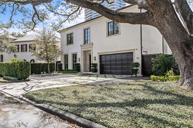 Photo 2 of 2810 Westgrove Lane, Houston, TX