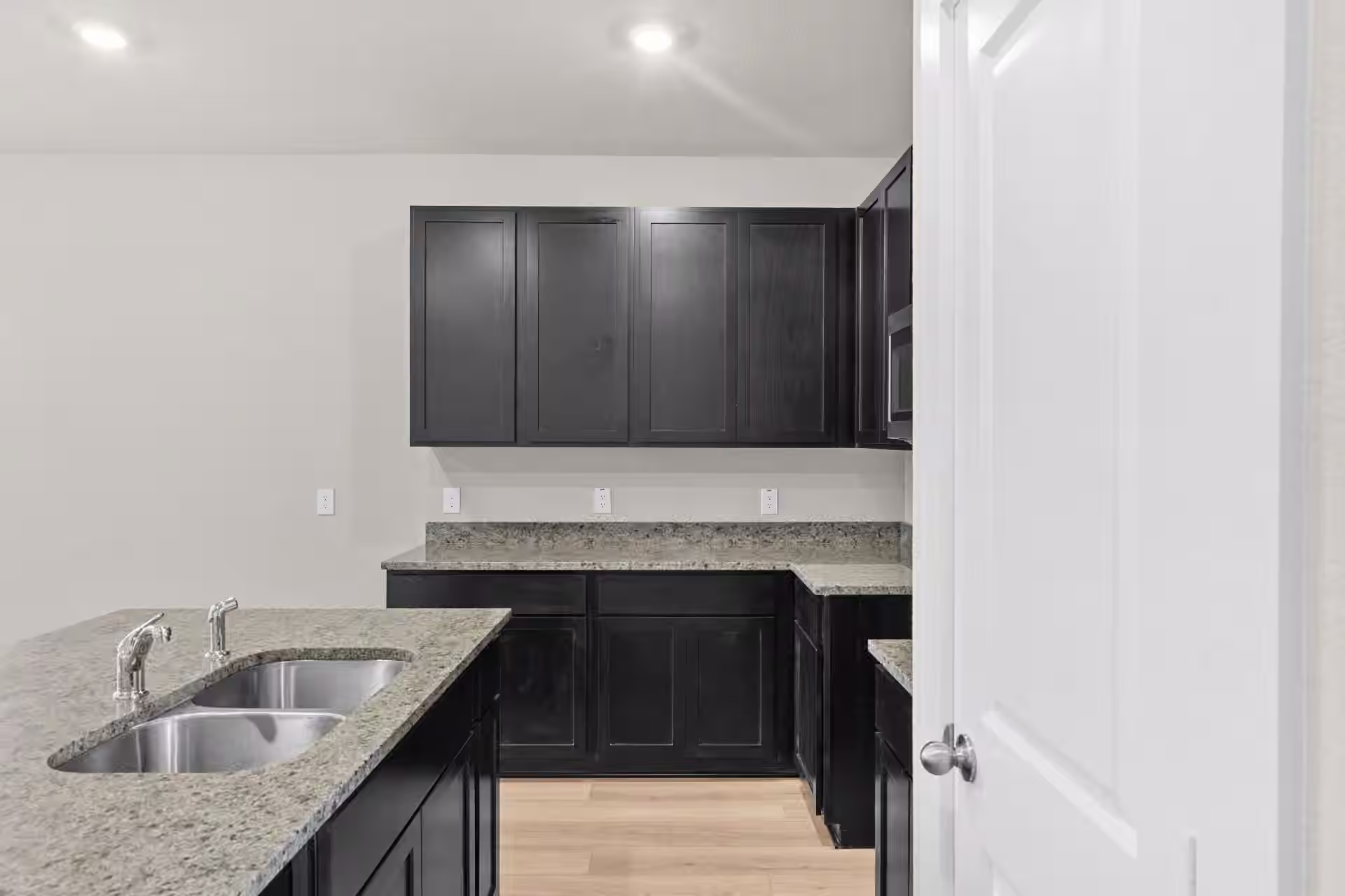 Photo 6 of 2938 Wind Cave Lane, Rosharon, TX