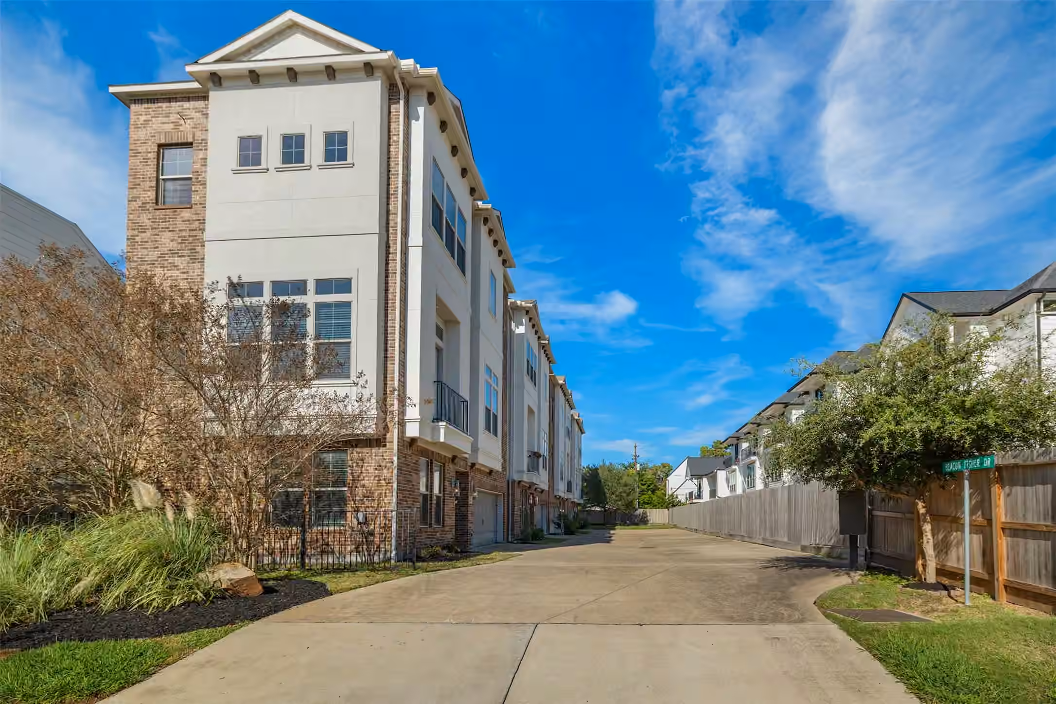 Photo 3 of 4003 Beacon Fisher Drive, Houston, TX