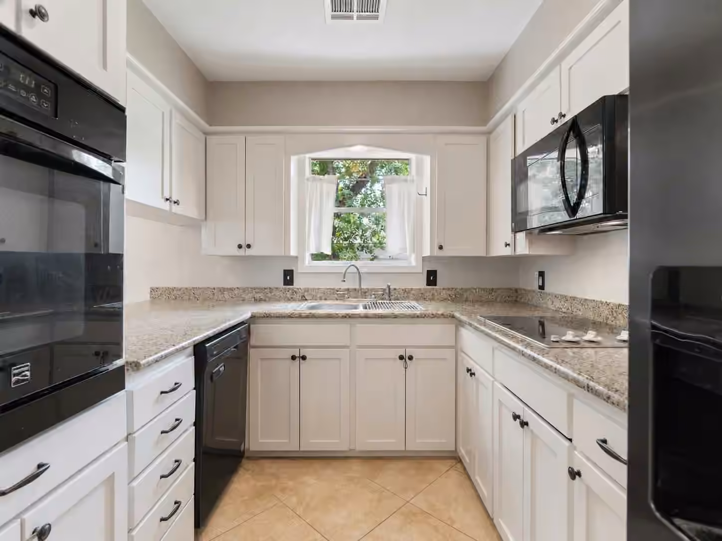 Photo 6 of 4108 Crescent Drive, Bay City, TX