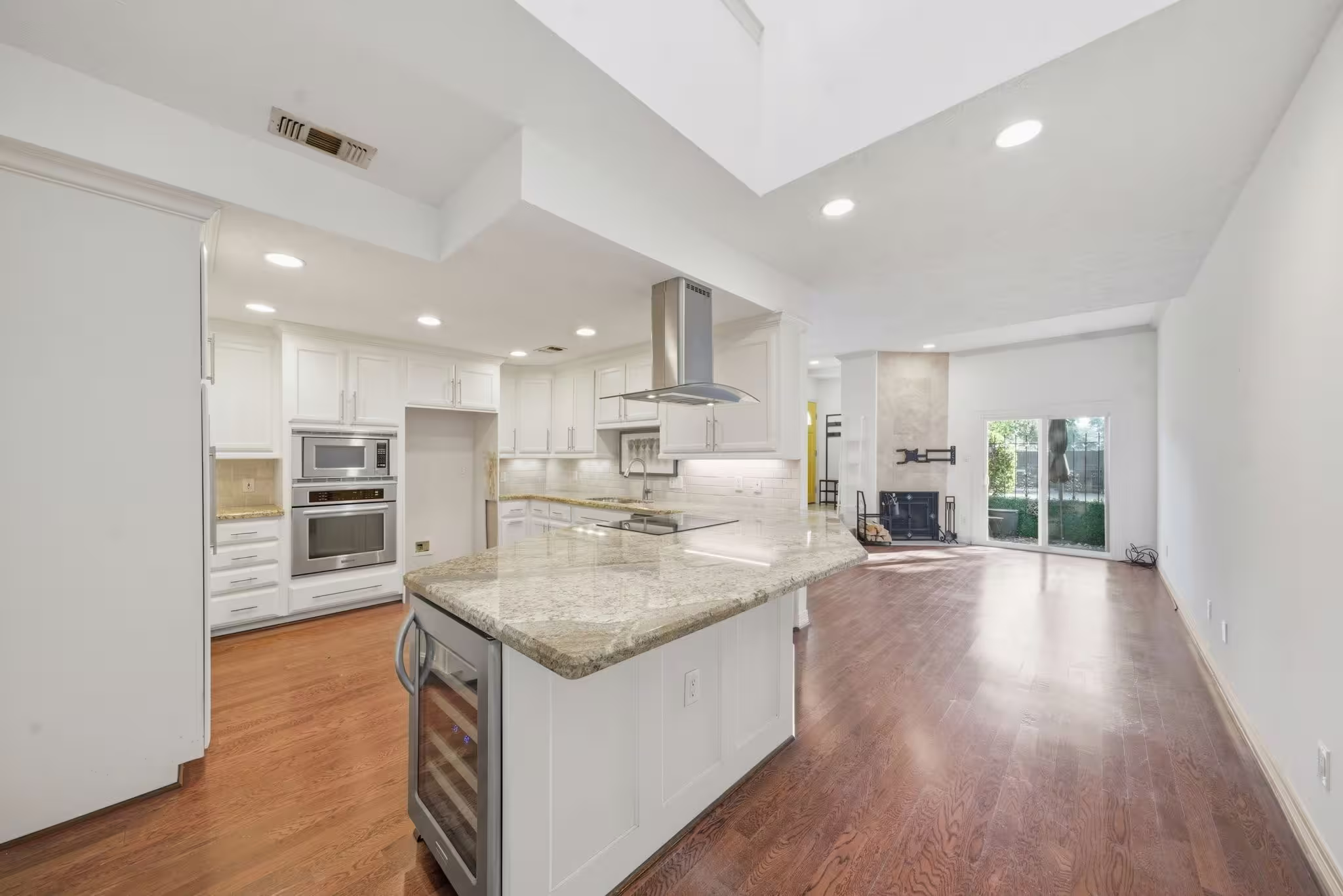 Photo 5 of 2220 Bering Drive 34, Houston, TX