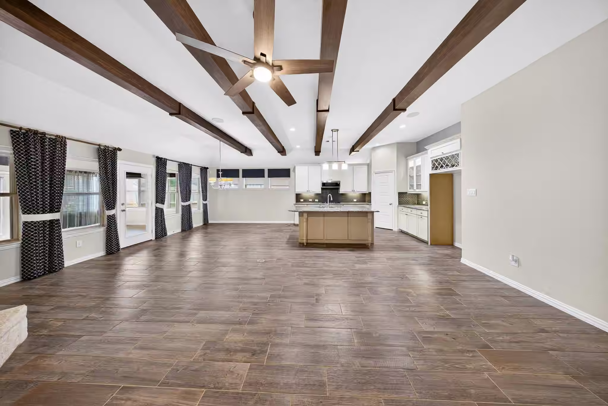Photo 7 of 2829 Parkside Village Court, Pearland, TX
