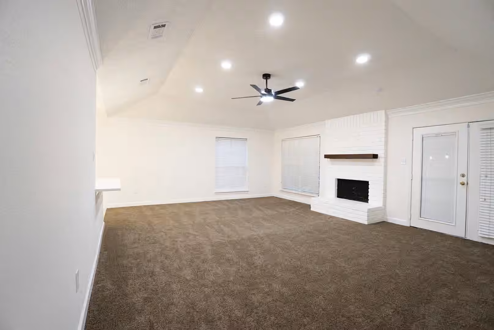 Photo 7 of 3403 Honey Creek Drive, Houston, TX