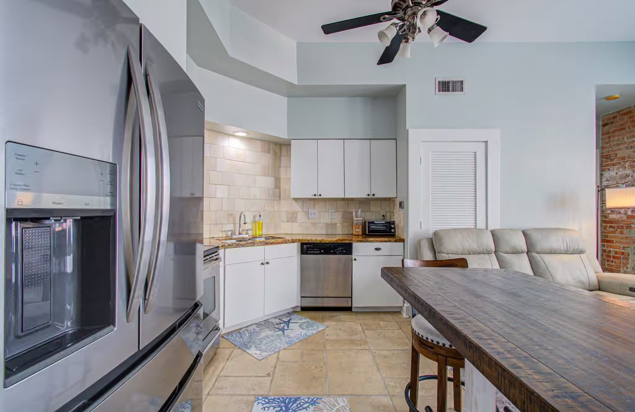 Photo 7 of 202 25th Street 202, Galveston, TX