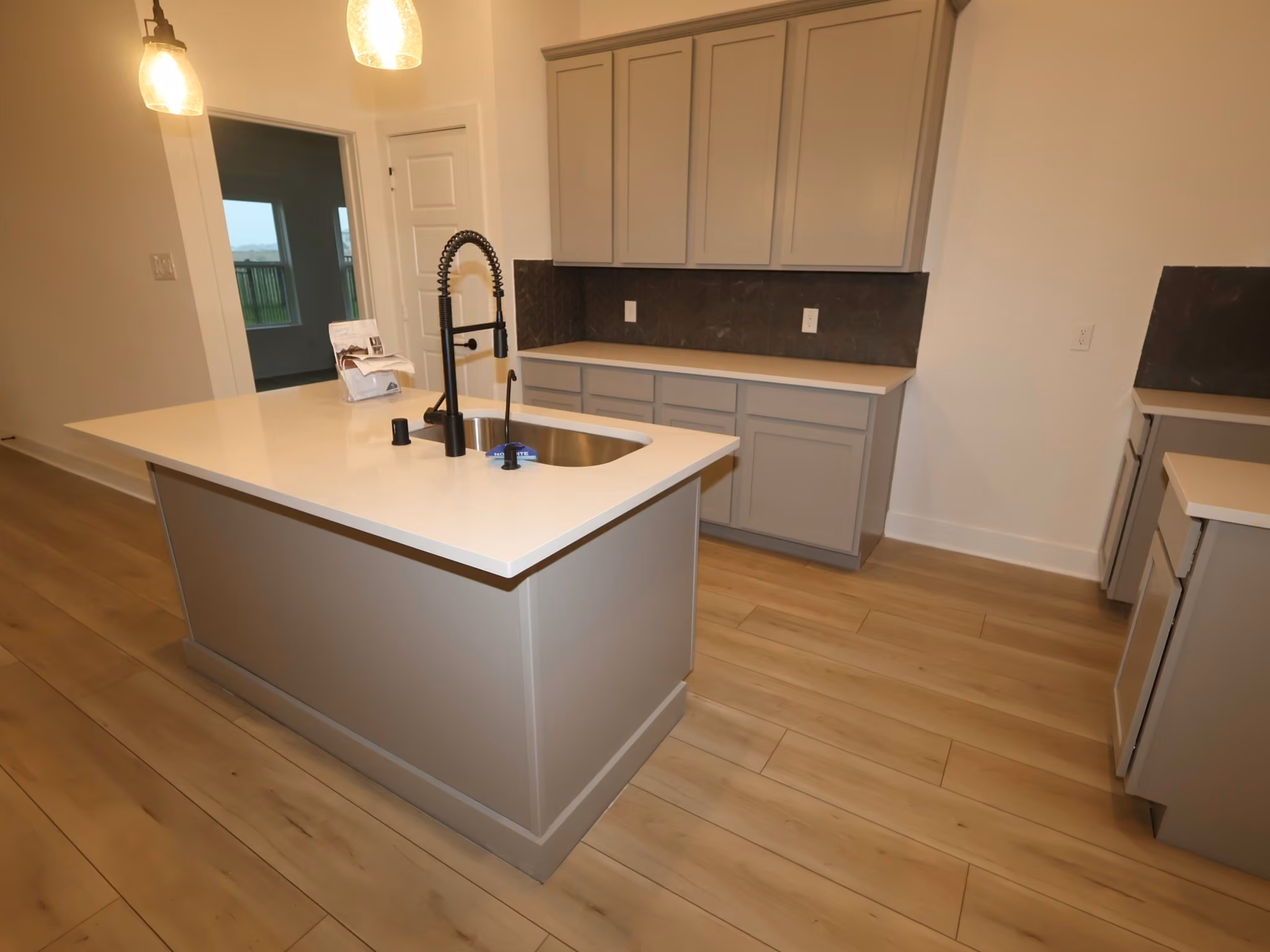 Photo 4 of 13925 Baikal Manor Drive, Santa Fe, TX