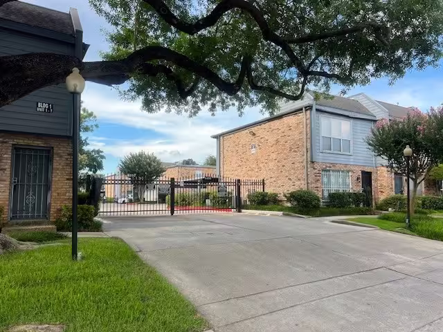 Photo of 6202 Skyline Drive 22, Houston, TX