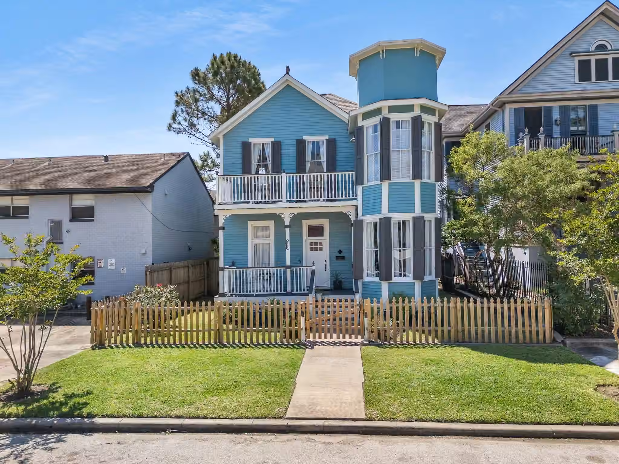Photo of 1911 Sealy Street, Galveston, TX 77550