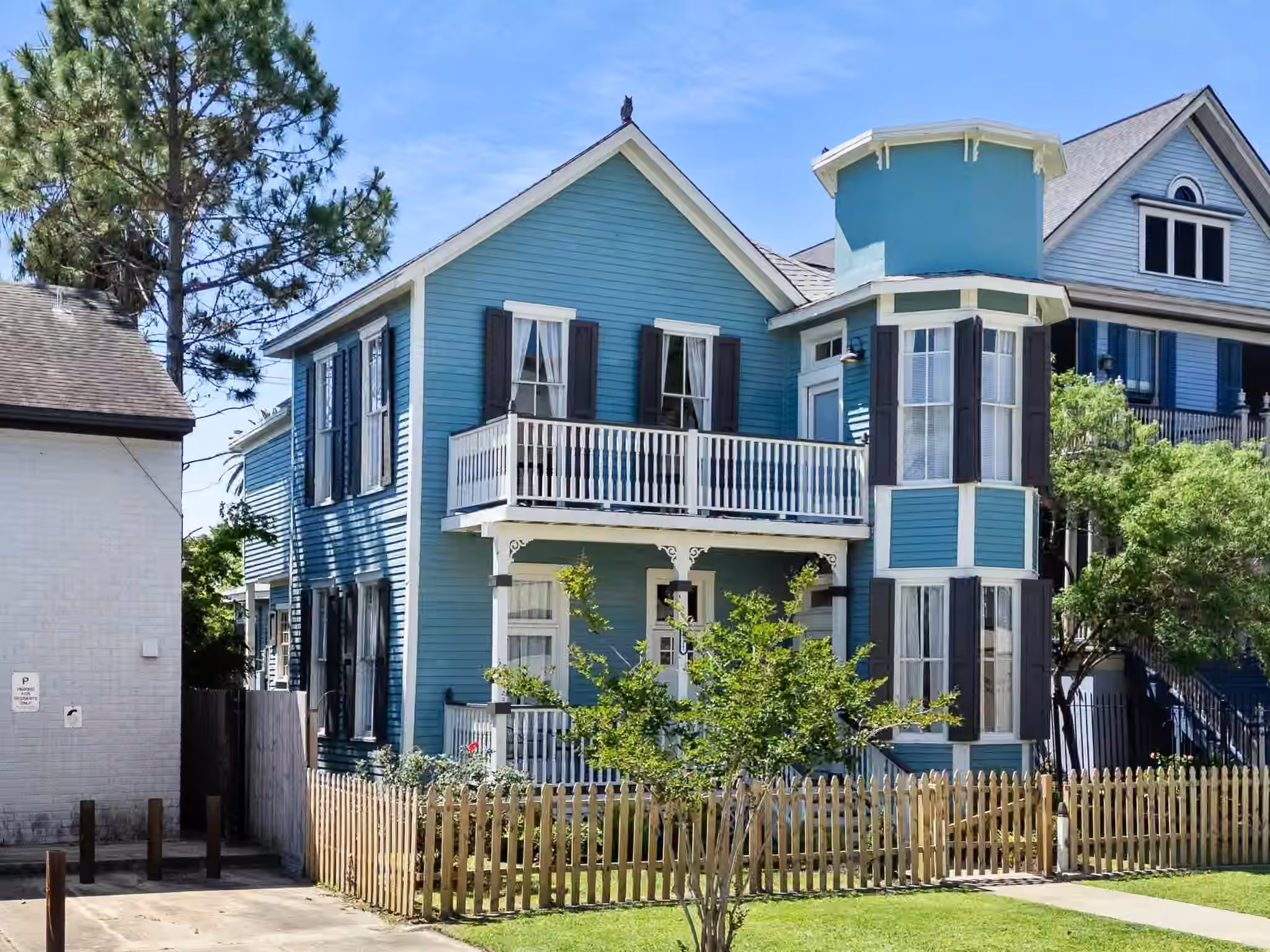 Photo 2 of 1911 Sealy Street, Galveston, TX