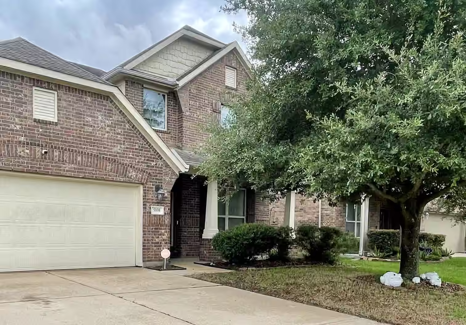 Photo 2 of 5939 Northcrest Village Way, Spring, TX
