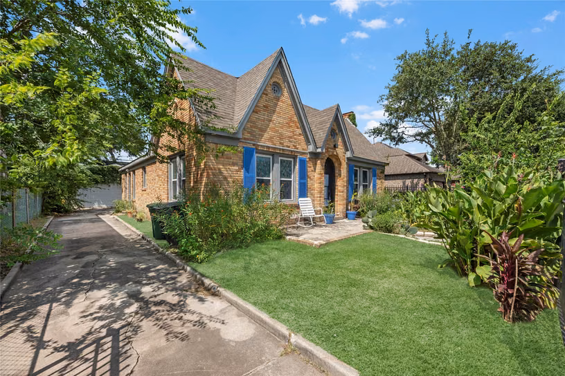 Photo 3 of 2906 Rosewood Street, Houston, TX