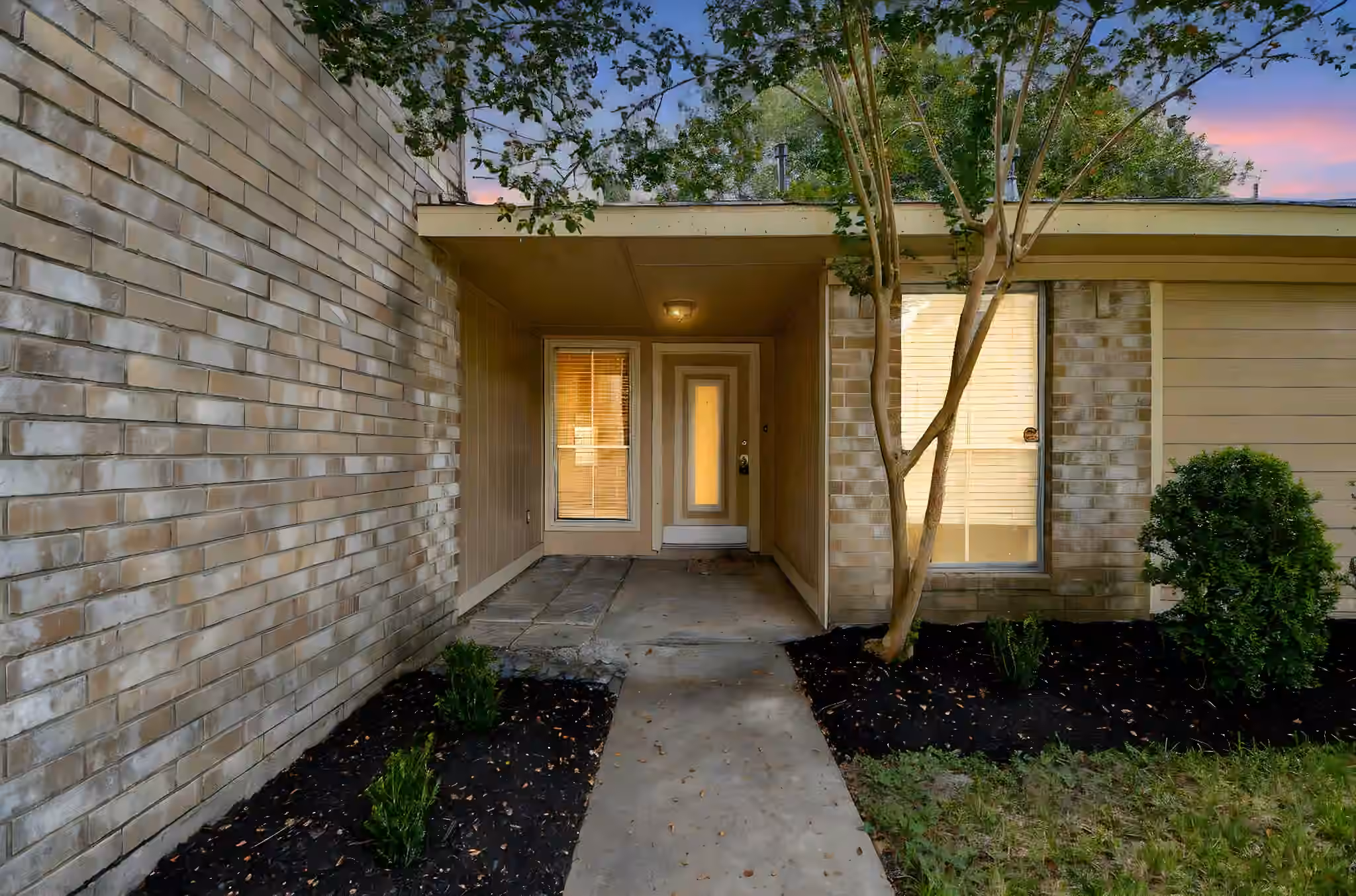 Photo 2 of 3807 Lamplighter Circle, Missouri City, TX