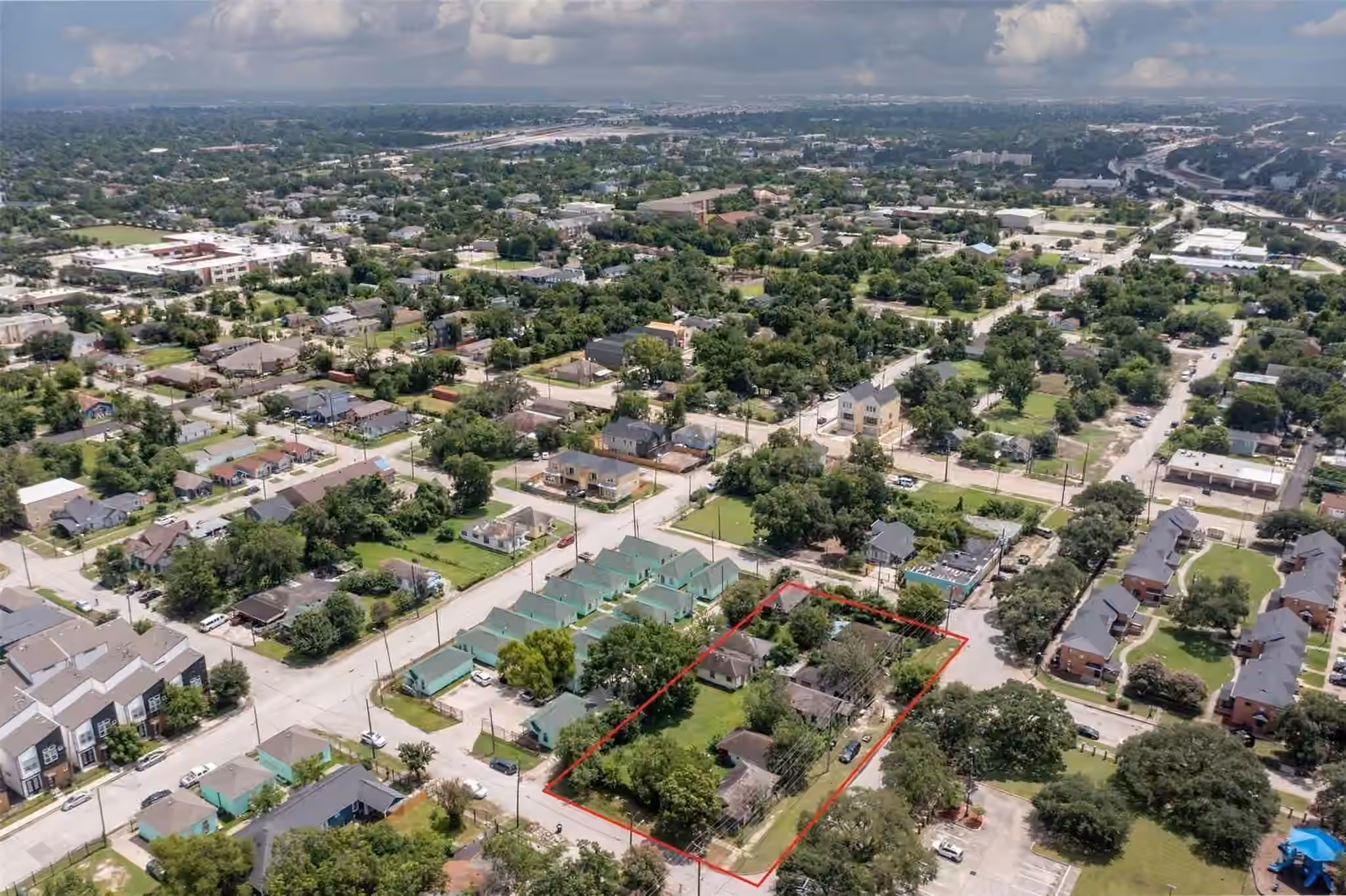 Photo 7 of 1202 Bayou Street, Houston, TX