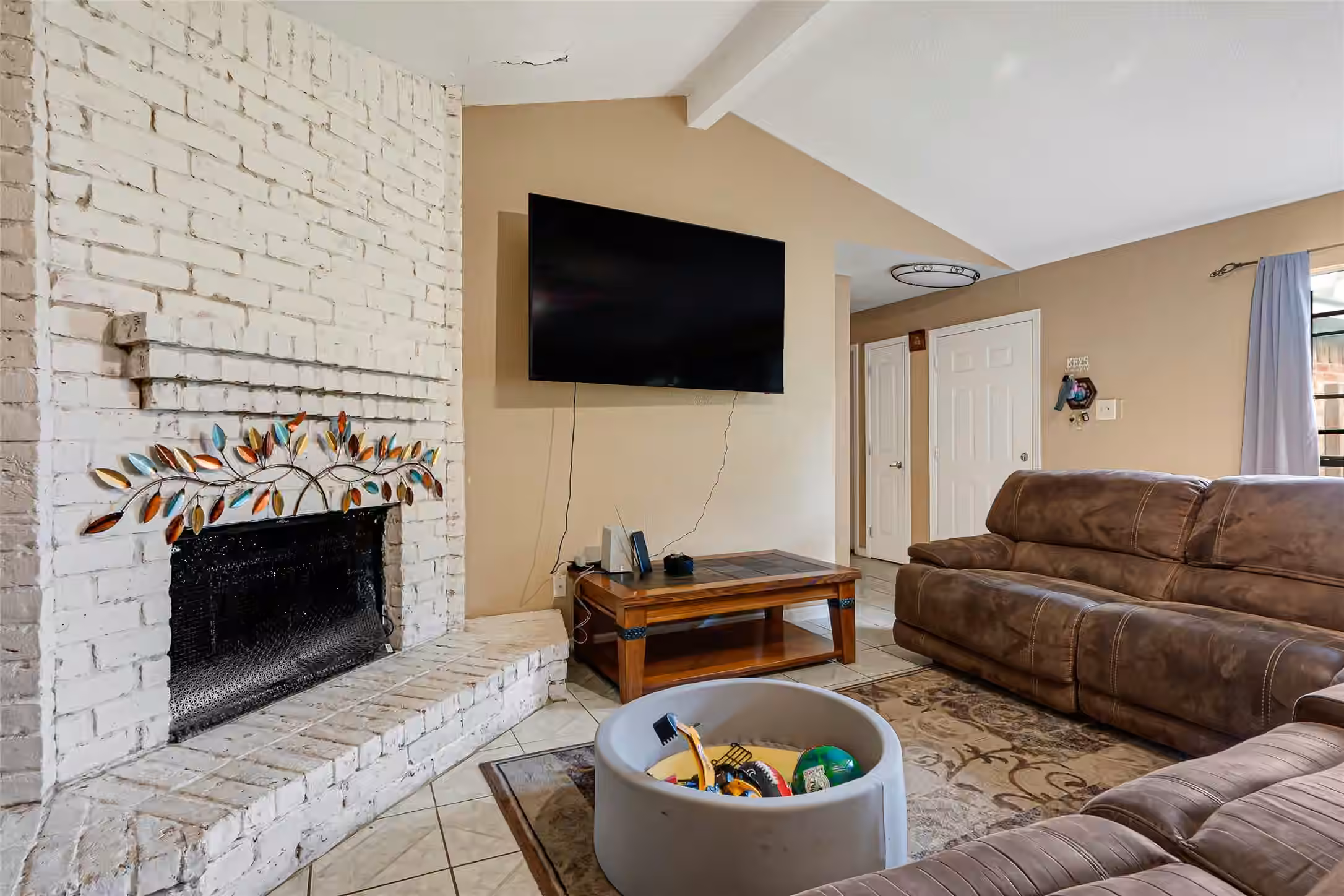 Photo 3 of 10238 Valley Wind Drive, Houston, TX