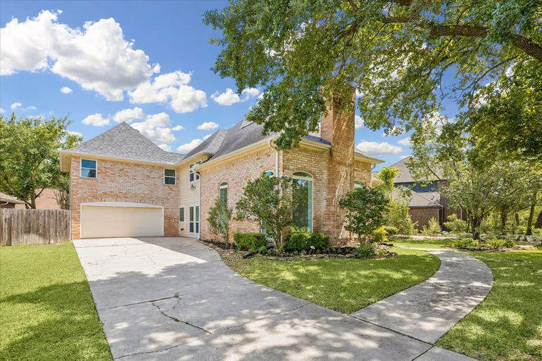 Photo 2 of 17902 Fernbluff Drive, Spring, TX