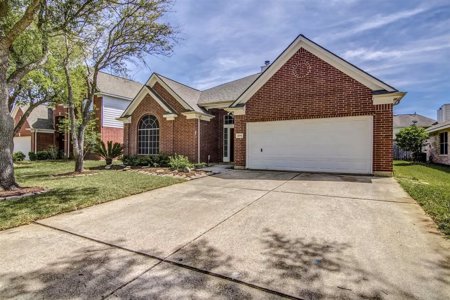 Photo 2 of 20719 Medallion Pointe Drive, Katy, TX