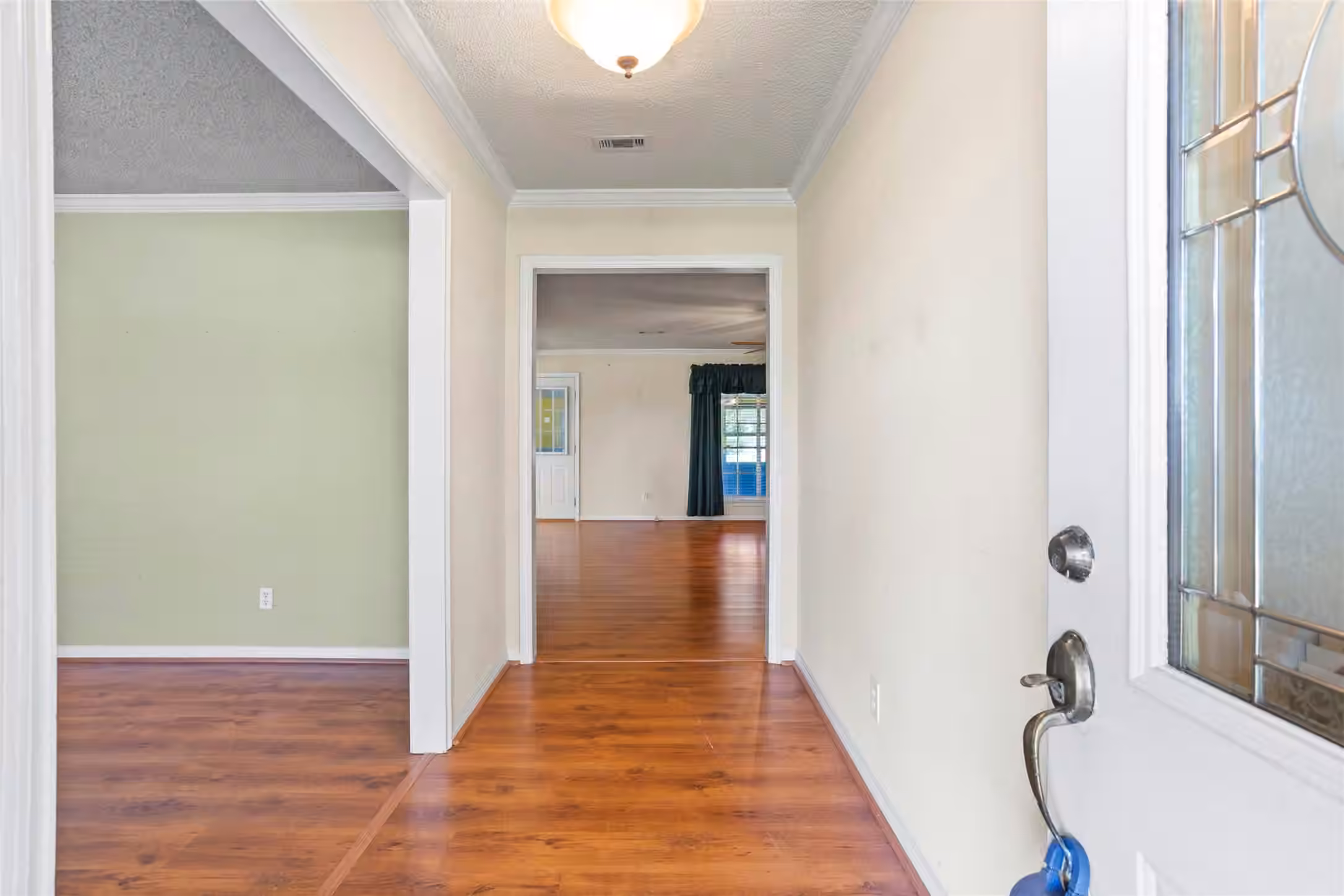 Photo 3 of 5521 Lanis Street, Dickinson, TX
