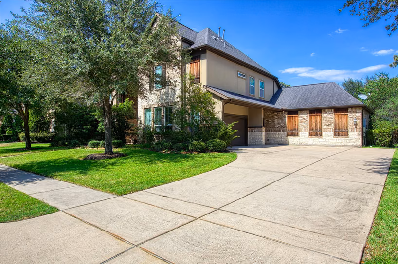 Photo 3 of 13926 Windwood Falls Lane, Humble, TX