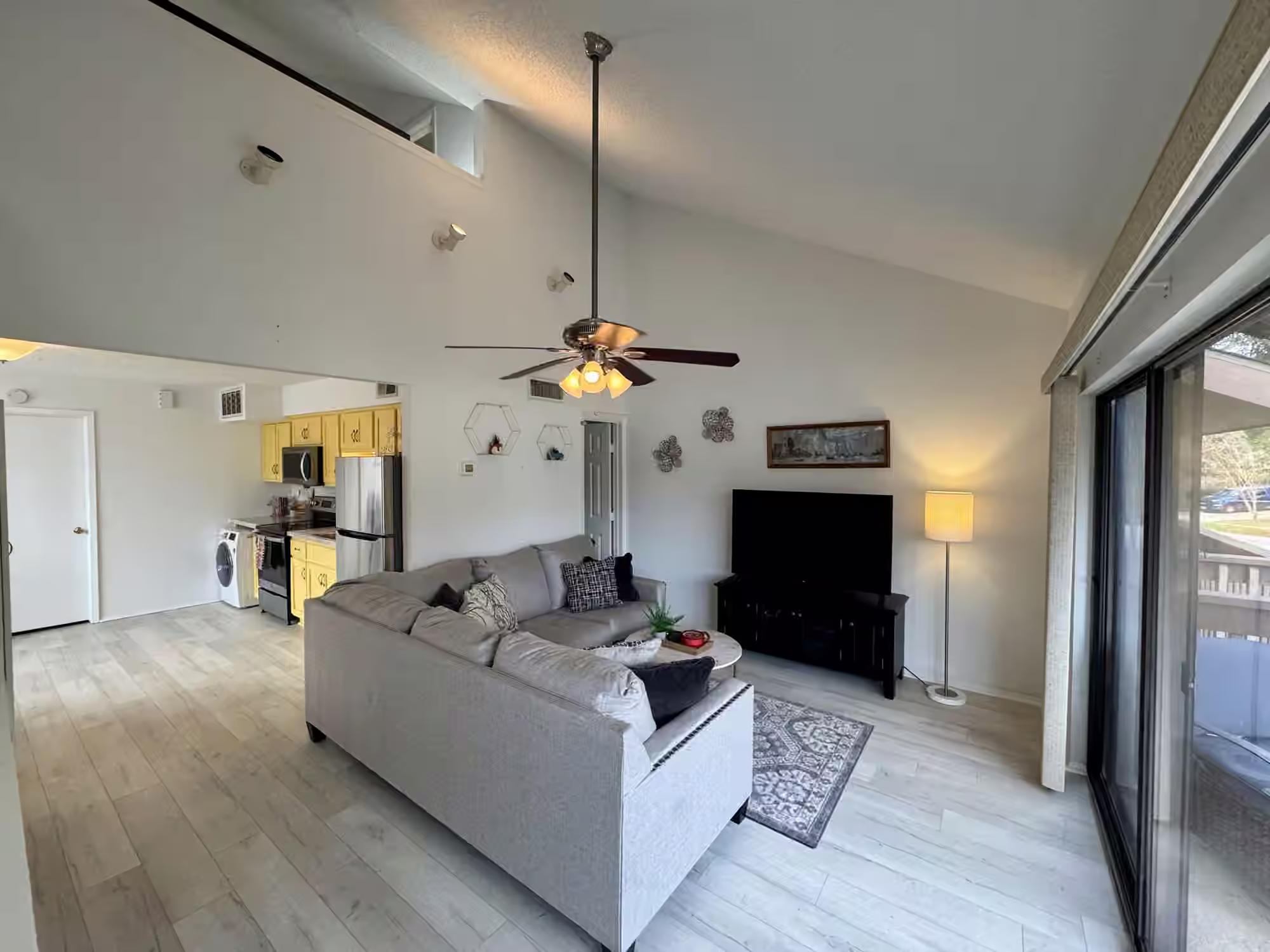 Photo 6 of 12900 Walden Road 820, Montgomery, TX