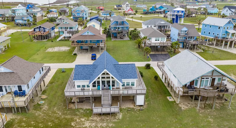 Photo 2 of 12922 Jolly Roger Drive, Freeport, TX
