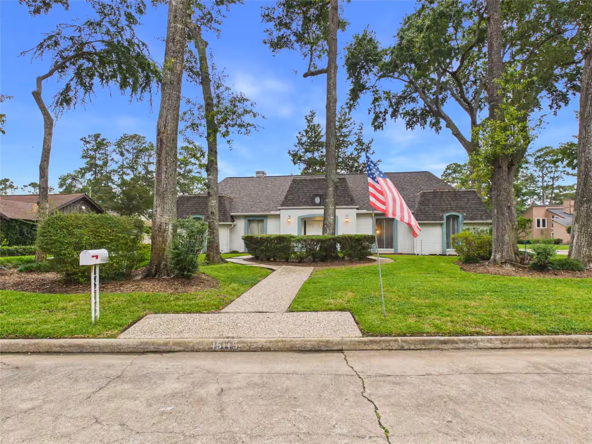 Photo 2 of 15115 Stonewick Drive, Houston, TX