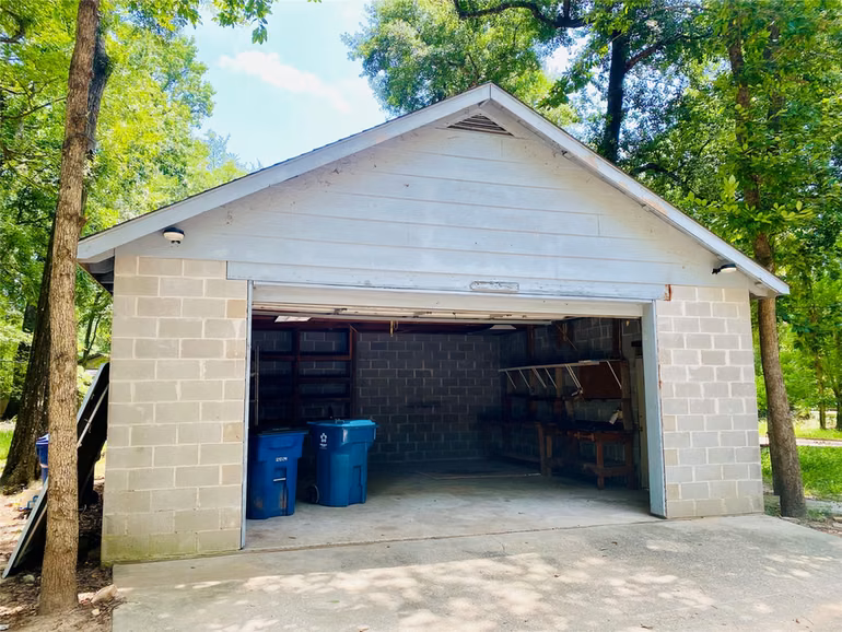 Photo 2 of 2500 Southline Road, Conroe, TX