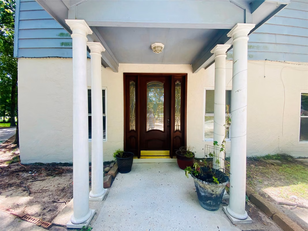 Photo 3 of 2500 Southline Road, Conroe, TX